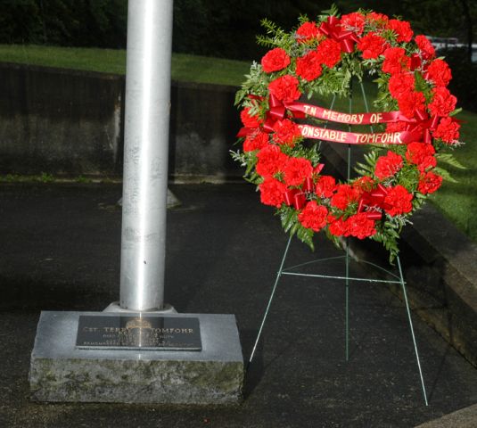 Wreath & plaque